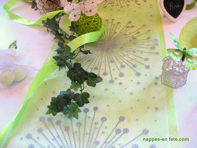 deco de table raffinée blanc argent et vert